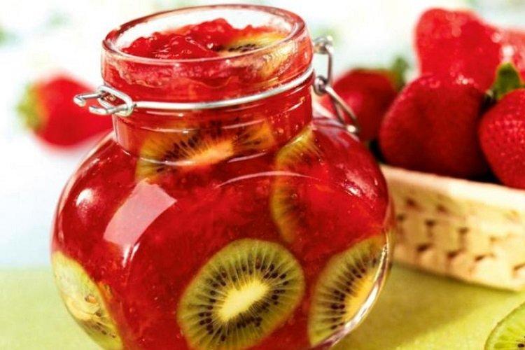 Erdbeermarmelade mit Zitrone und Kiwi