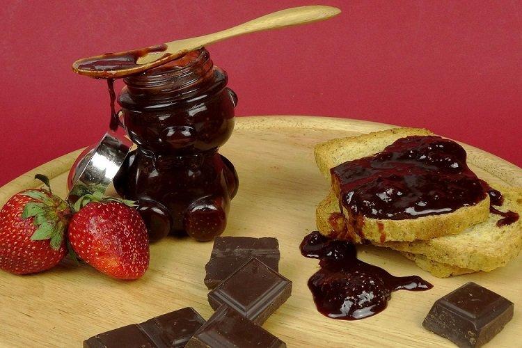 Erdbeermarmelade mit Schokolade