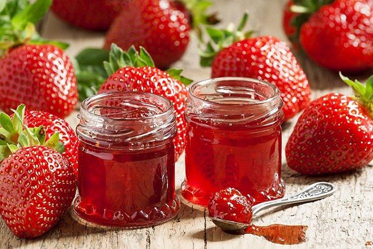 Erdbeermarmelade mit Zucchini