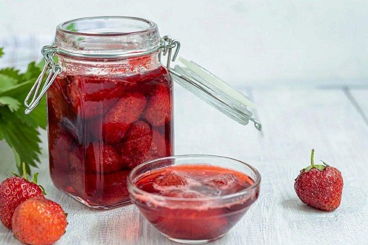 Erdbeermarmelade aus ganzen Beeren