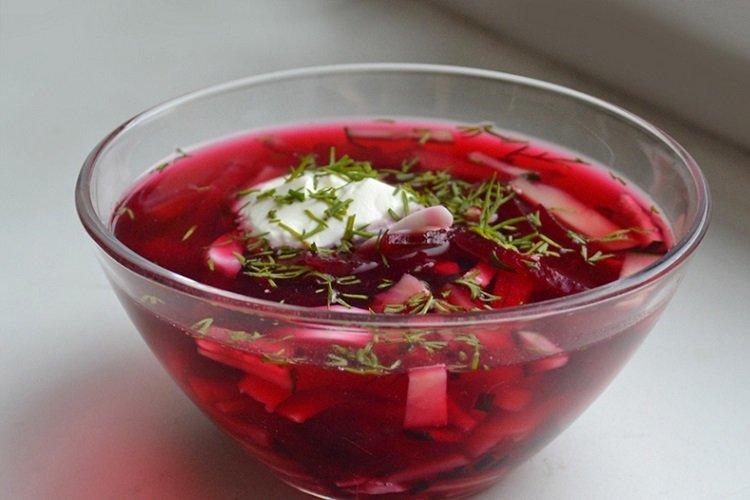 Cold Beetroot Soup with Mineral Water