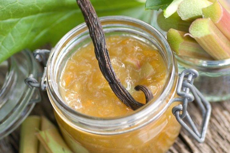 Rhabarbermarmelade mit Vanille