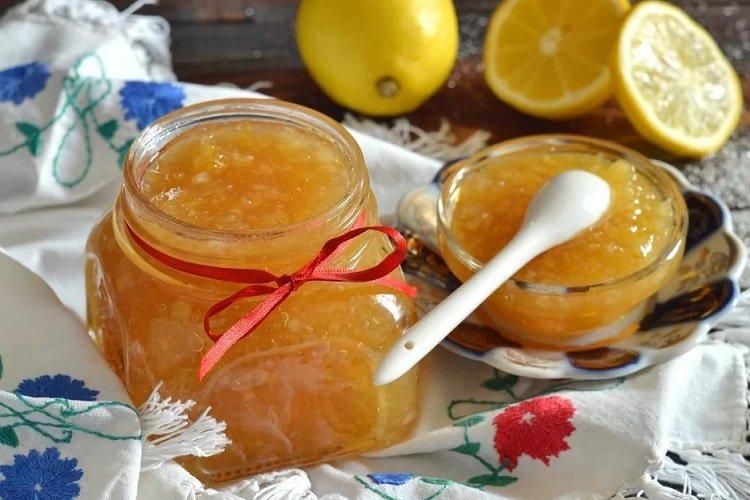 Rhabarbermarmelade mit Zitrone