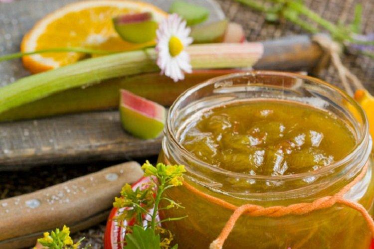 Rhabarbermarmelade mit Orangen