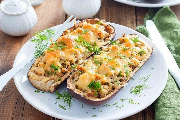 Auberginen mit Käse, Kräutern und Quark