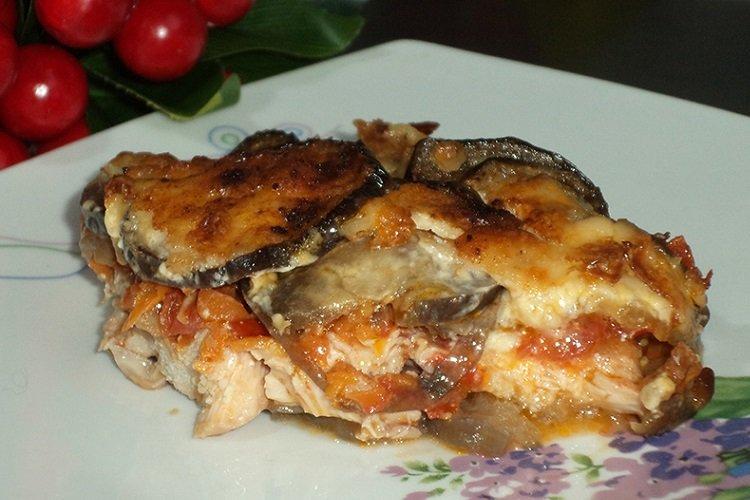 Auberginen mit Huhn im Ofen