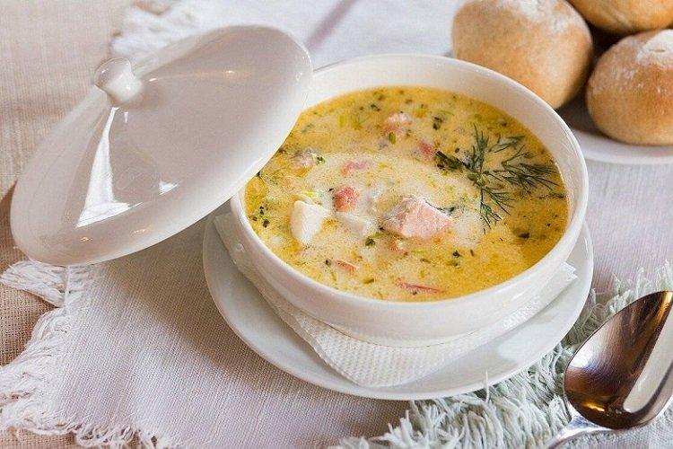 Lachssuppe mit Sahne