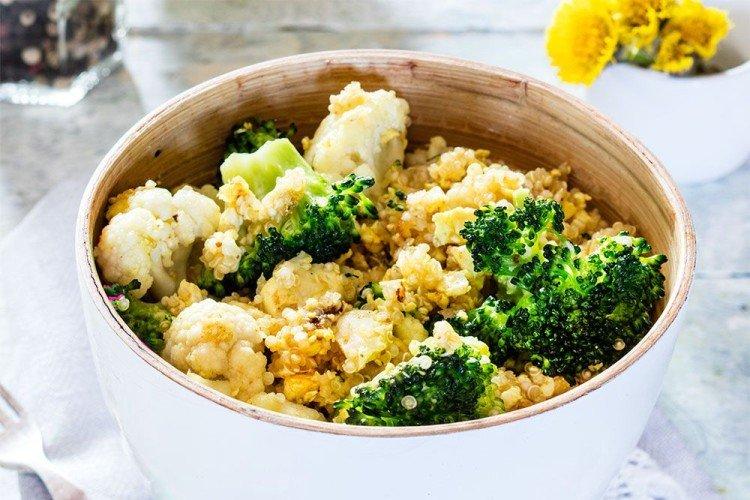 Gerstengrütze mit Brokkoli und Blumenkohl