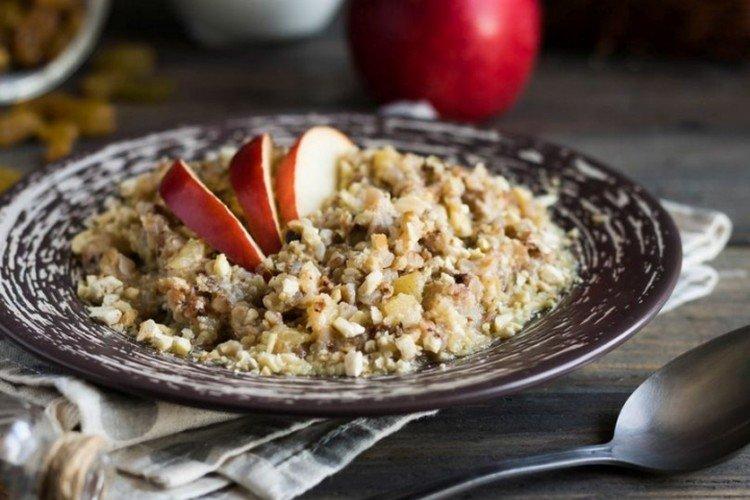Gachas de trigo sarraceno con manzana