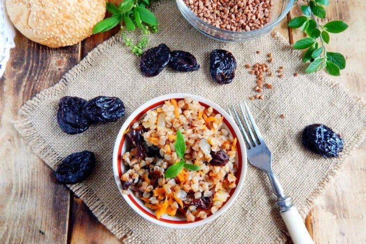 Gachas de trigo sarraceno con frutos secos
