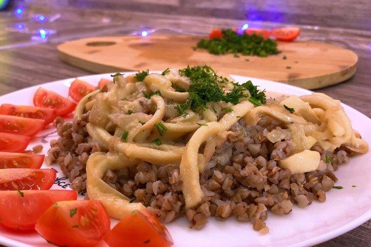 Gachas de trigo sarraceno con calamares