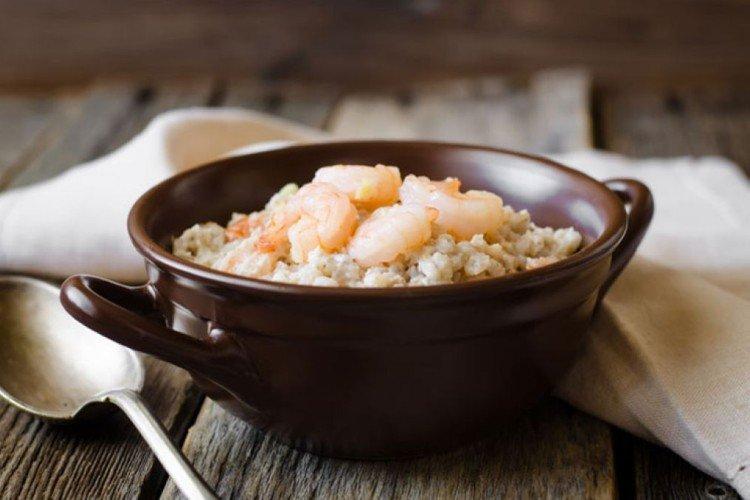 Gachas de cebada perlada con camarones
