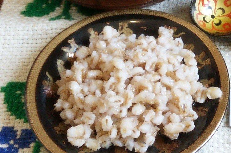 Gachas de cebada perlada con requesón