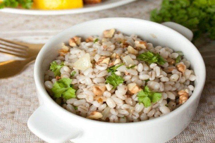 Gachas de cebada perlada con nueces