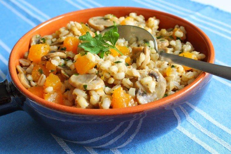 Gachas con cebada perlada y champiñones