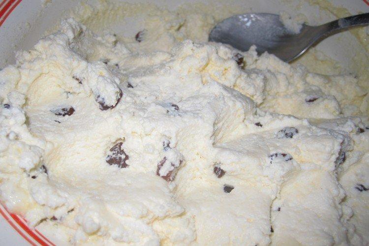 Cottage Cheese and Raisin Filling
