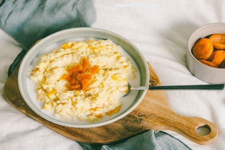 Millet Porridge with Dried Apricots and Milk