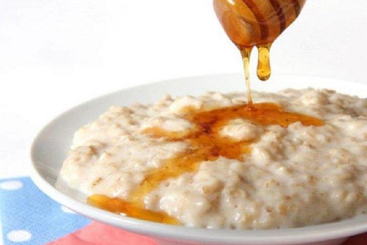 Millet Porridge with Honey and Milk