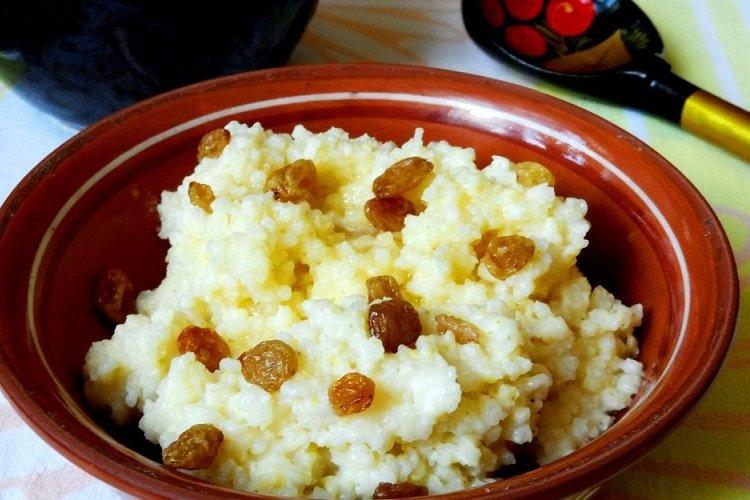 Millet Porridge with Raisins and Milk