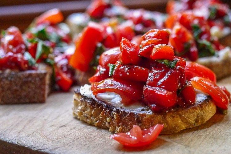 Bruschetta with Cream Cheese and Roasted Bell Pepper