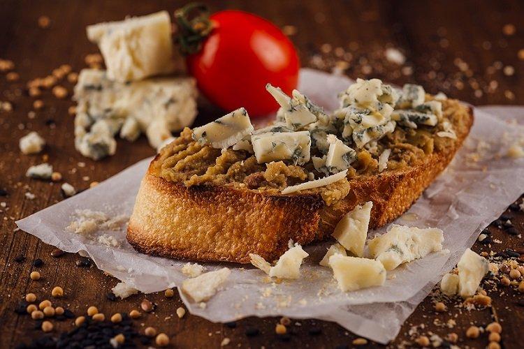 Bruschetta with Olives and Blue Cheese