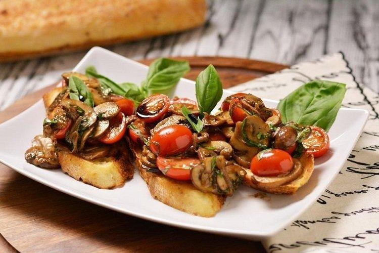 Bruschetta with Mushrooms and Tomatoes