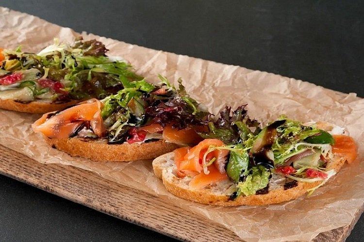 Bruschetta with Salmon