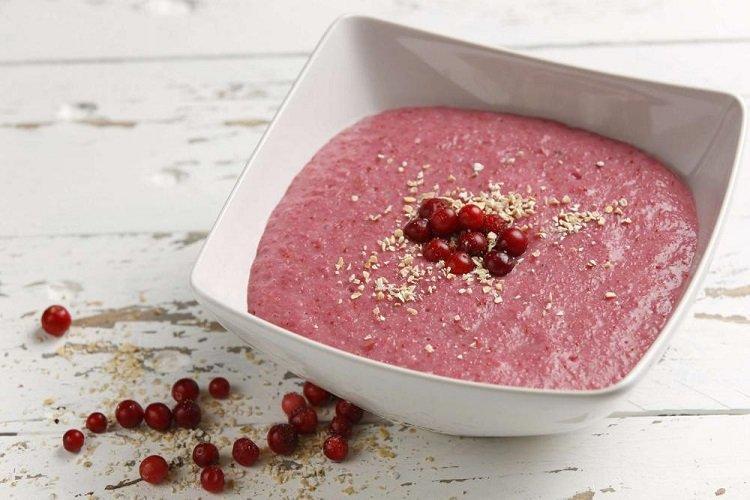 Semolina Porridge with Cranberries and Milk