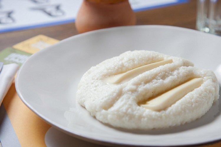 Thick Semolina Porridge with Milk