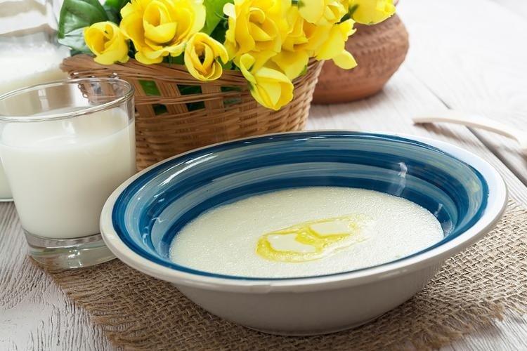 Quick Semolina Porridge with Milk