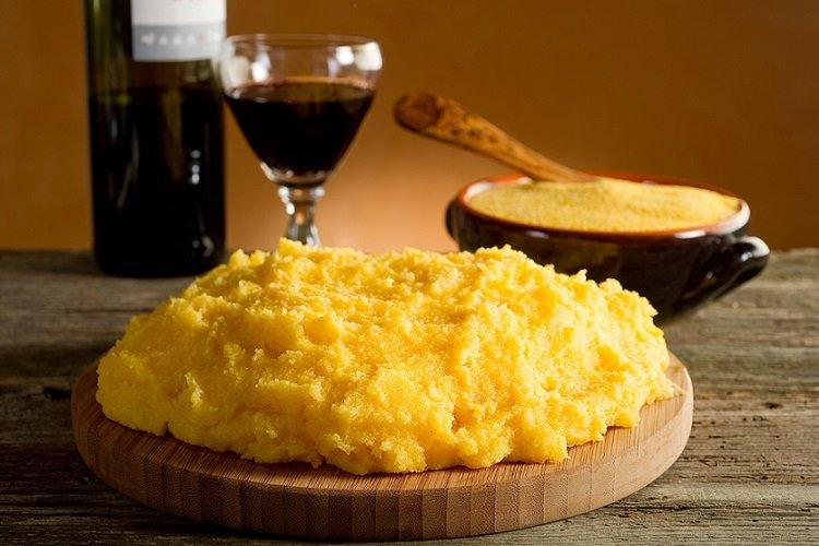 Maisbrei nach abchasischer Art