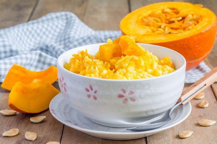 Maisbrei mit Kürbis und Äpfeln