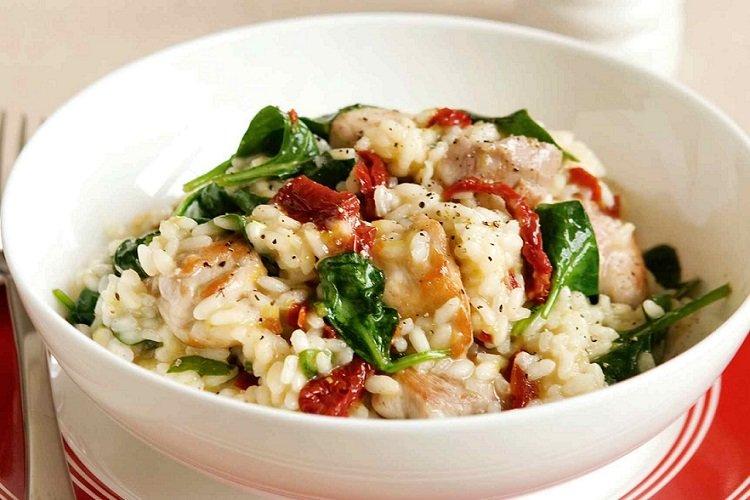 Rice Porridge with Spinach and Sun-Dried Tomatoes