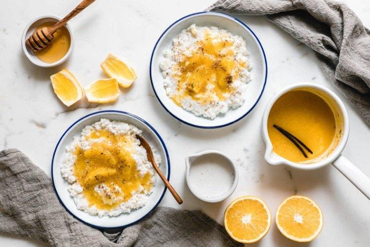 Rice Porridge with Honey and Oranges