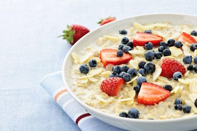 Oatmeal with Fruits