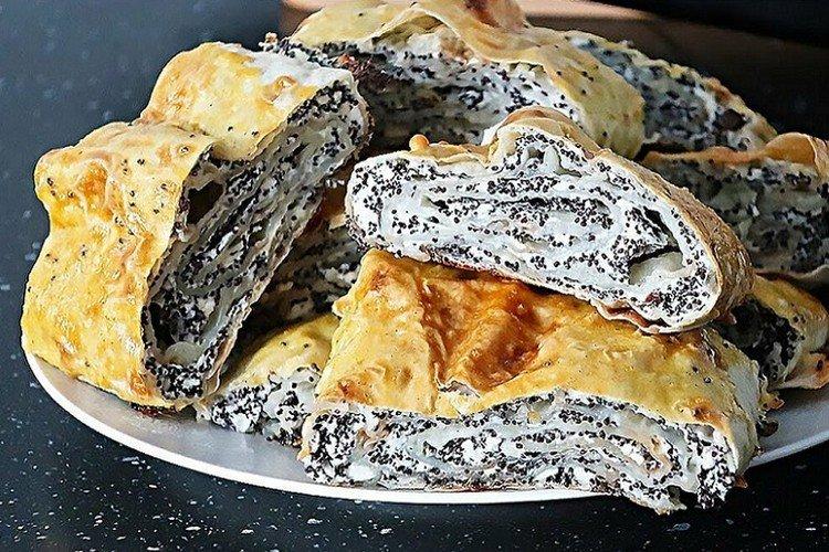Lavash mit Quark, Mohn und Äpfeln
