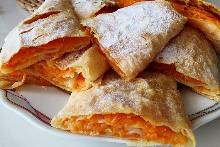 Lavash mit Kürbis- und Apfelfüllung