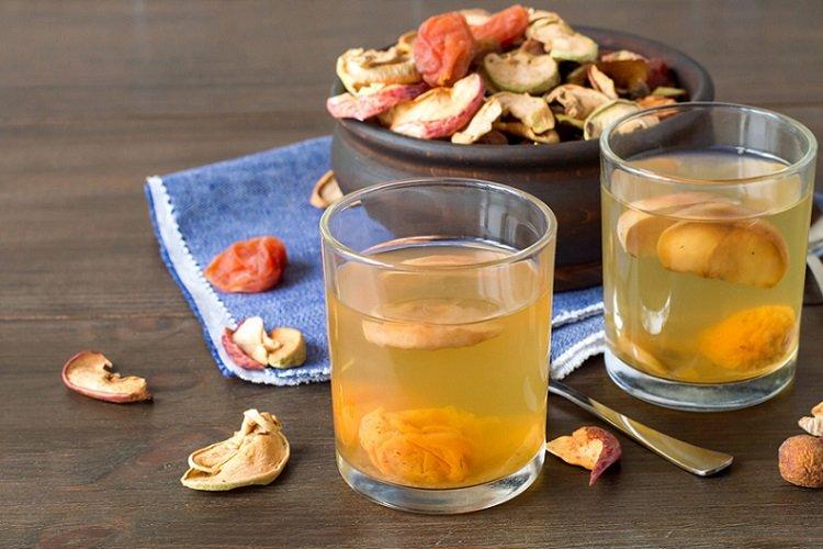 Compota de ruibarbo y frutos secos