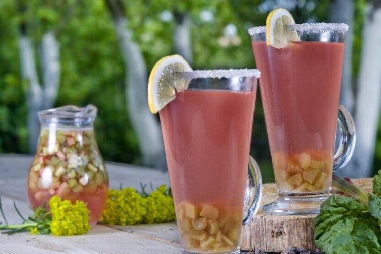 Compota de ruibarbo con limón y tilo