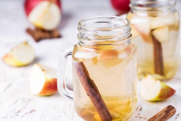 Compota de ruibarbo, manzanas y canela