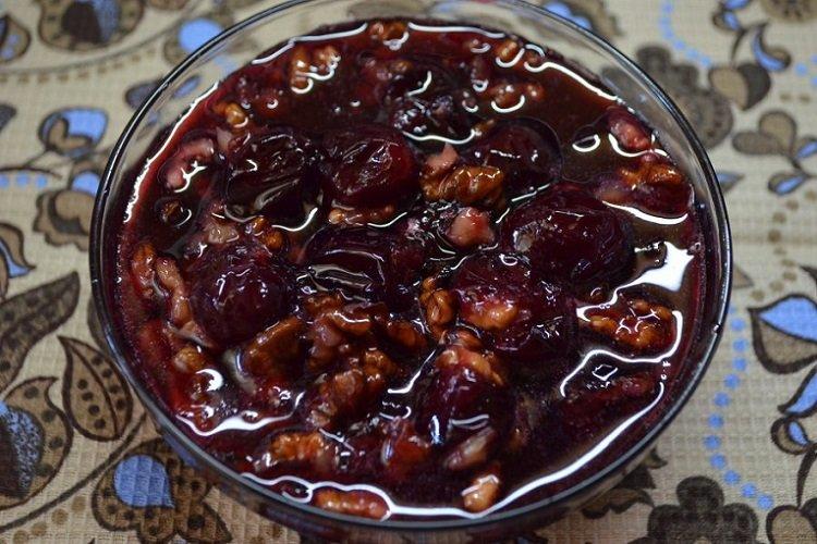 Mermelada de cereza y nueces