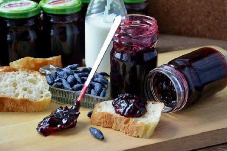Honeysuckle Jam with Agar-Agar