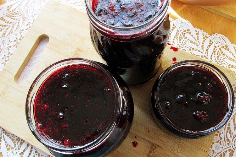 Honeysuckle Jam for Winter