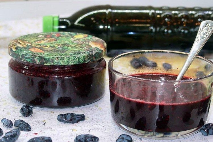 Honeysuckle Jam with Vanilla and Cinnamon