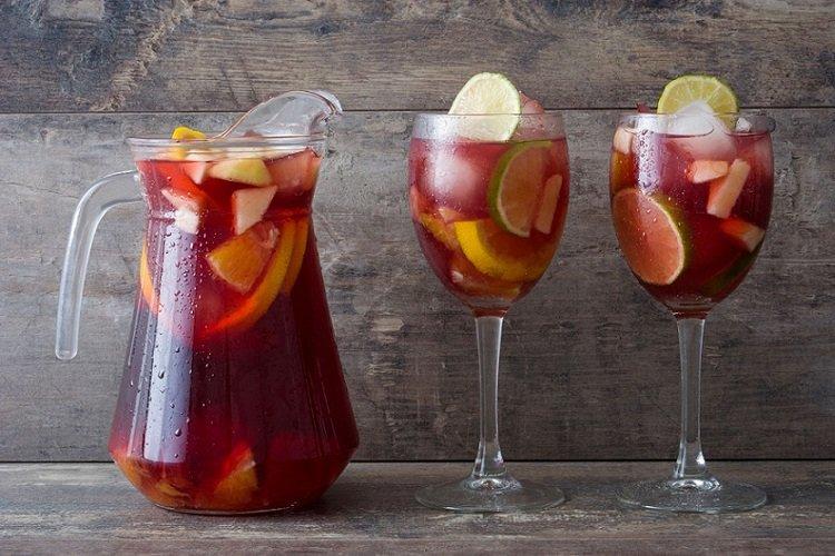 Kompott mit Erdbeeren, Orange und Zitrone