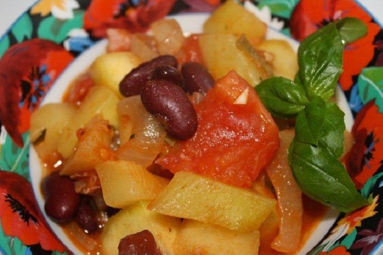 Geschmorte Zucchini mit Bohnen