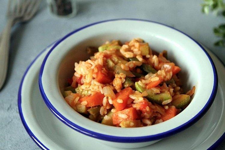 Geschmorte Zucchini mit Reis