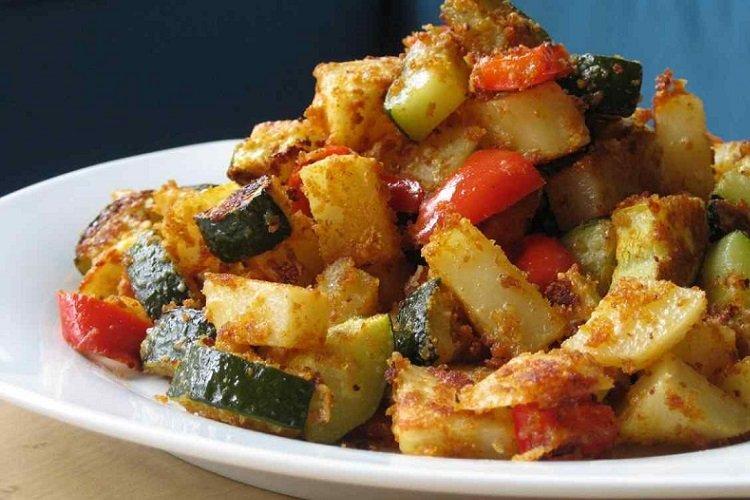 Geschmorte Zucchini mit Gemüse