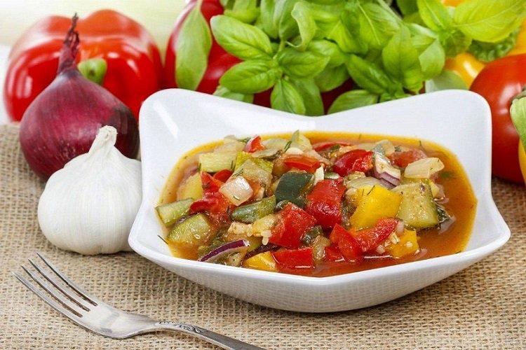 Geschmorte Zucchini im Multikocher