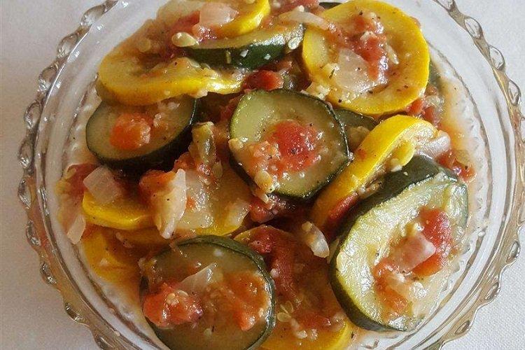Geschmorte Zucchini mit Adschika